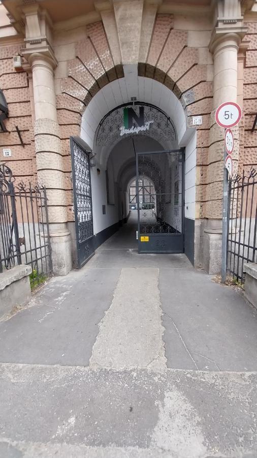 Peaceful Basement With Terrace & Free Gym Budapešť