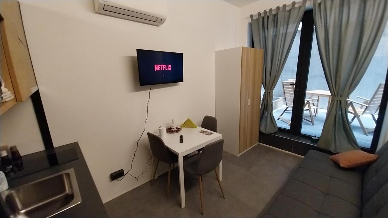 Apartamento Peaceful Basement With Terrace & Free Gym *