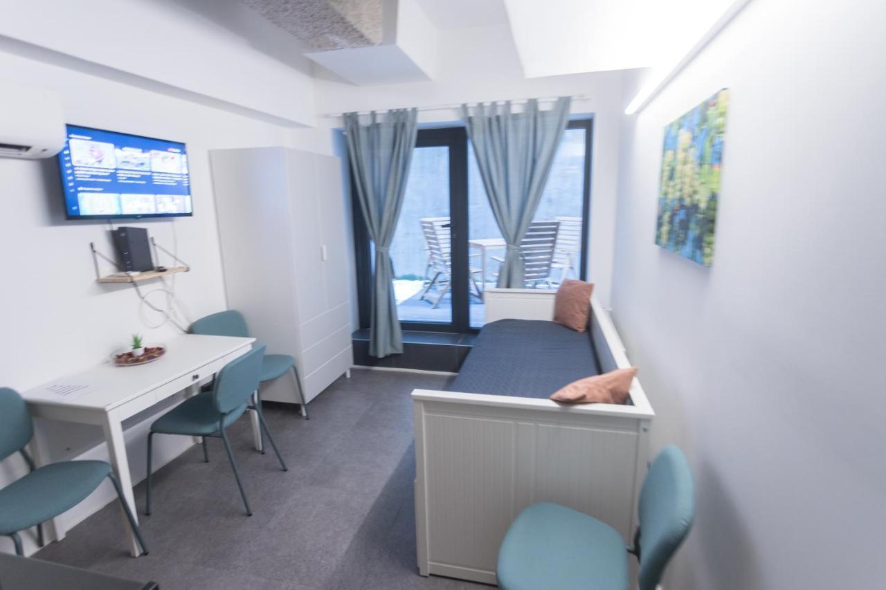 Peaceful Basement With Terrace & Free Gym * Budapešť